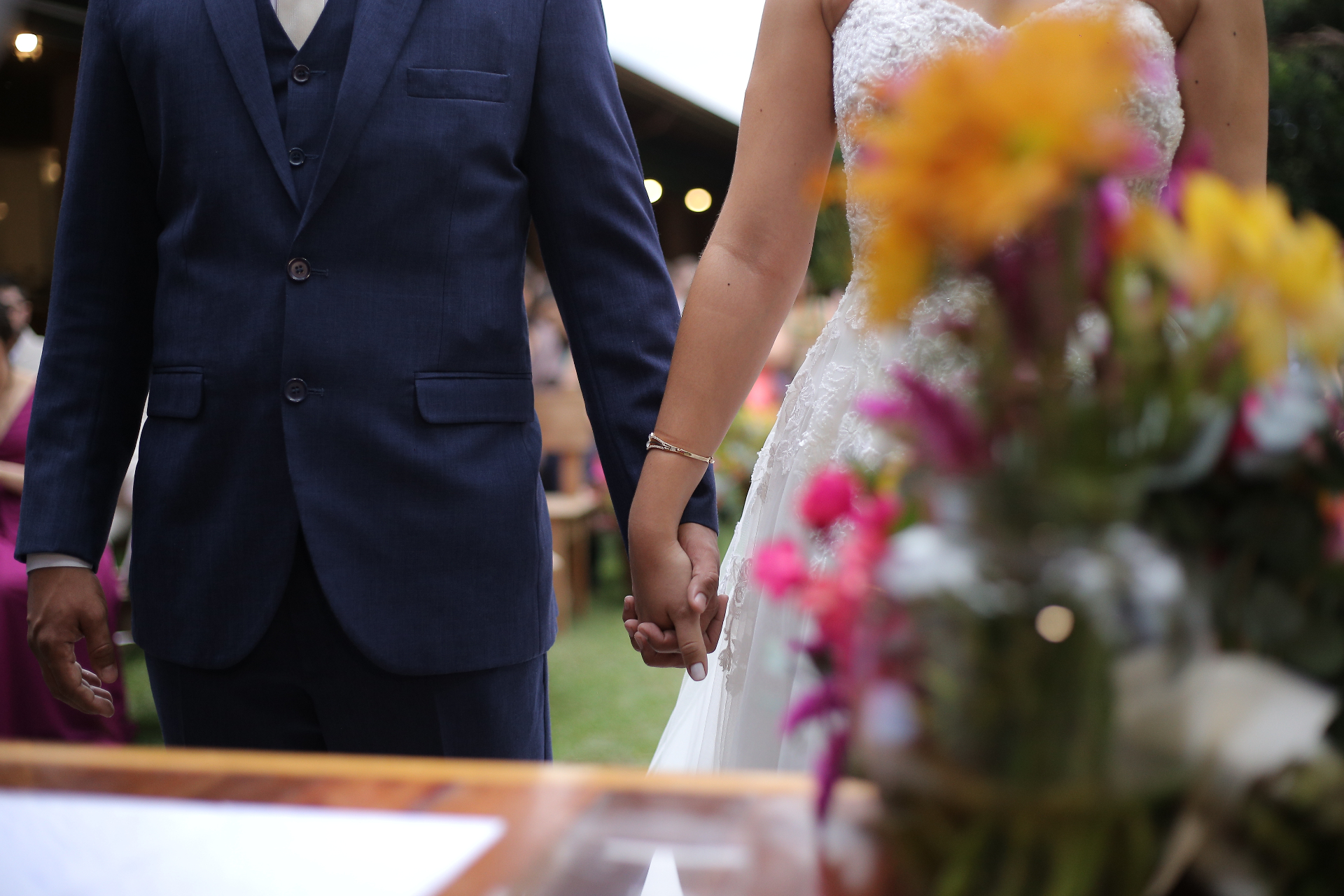 Cerimônia de casamento ao pôr do sol
